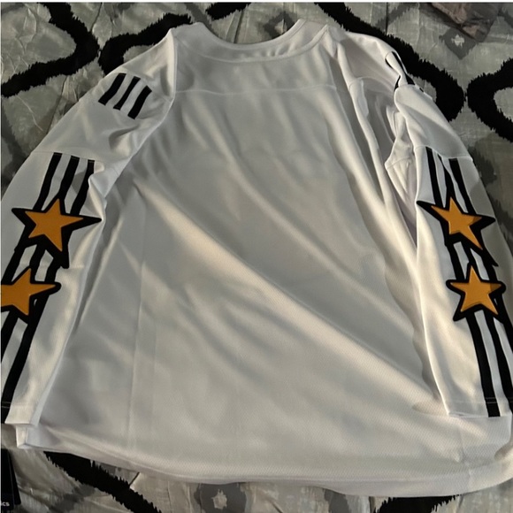 NHL 2024 ALL STAR JERSEY MENS XL - Picture 4 of 4